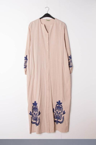 Robe longue boutonnée avec broderie florale