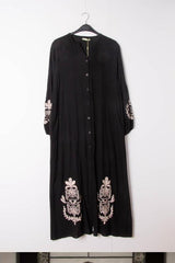 Robe longue boutonnée avec broderie florale