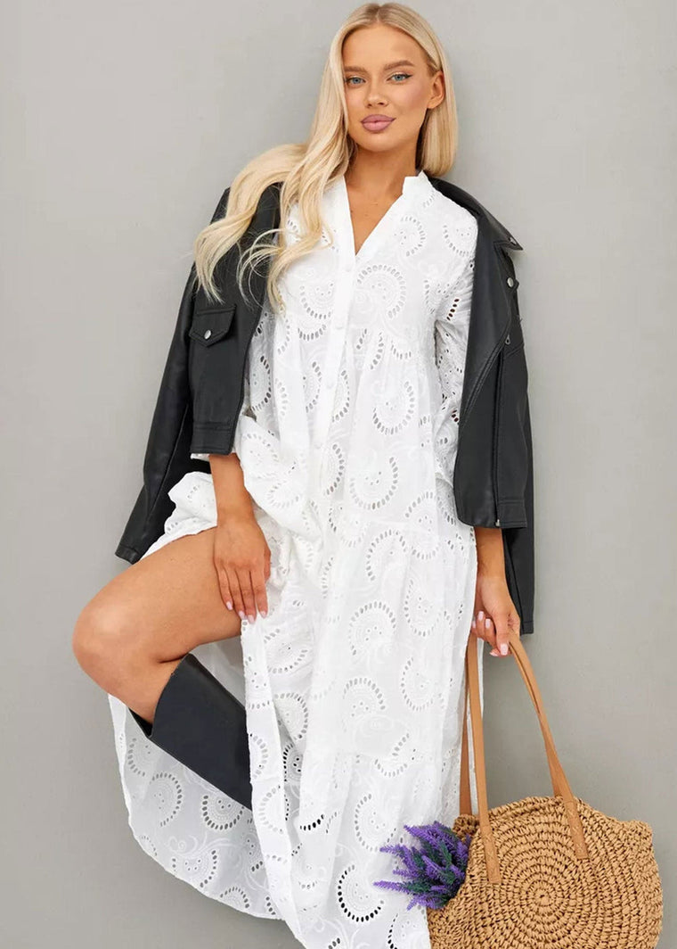 Robe en coton avec manches brodées et col en V